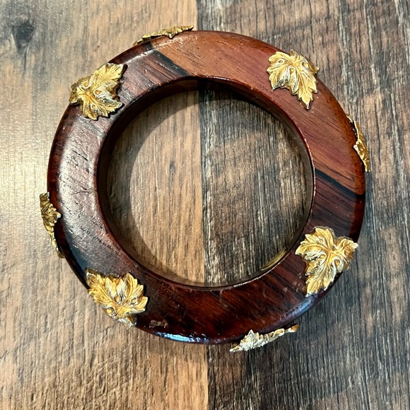 DOMINIQUE AURIENTIS Paris Vintage Wood Bangle with Leaf Motif - Picture 8 of 11